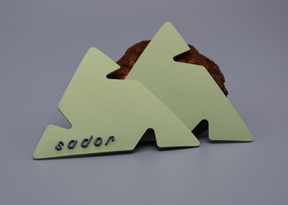 Disesuaikan Eco Friendly Silicone Patch Printing Matte Silicone Logo Untuk Pakaian