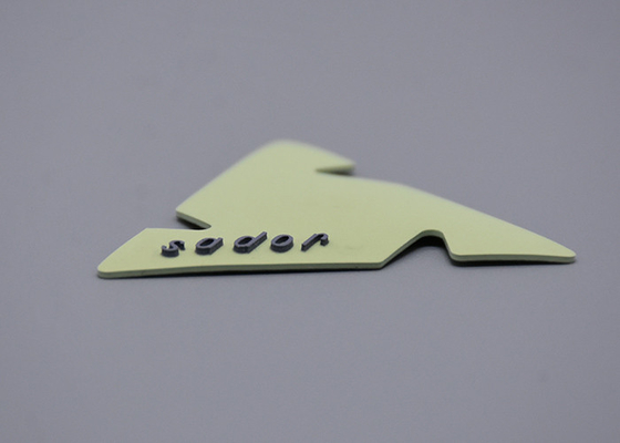 Disesuaikan Eco Friendly Silicone Patch Printing Matte Silicone Logo Untuk Pakaian