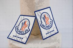 4 Warna Pilihan 0.5mm Label Sablon Layar TPU Transparan Untuk Pakaian