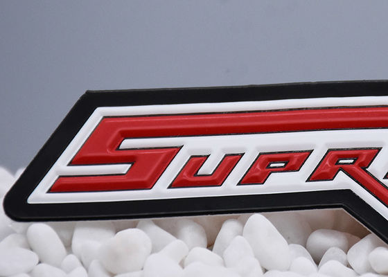 Label Pakaian Transfer Panas TPU Timbul Dua Warna Dengan Logo Mengangkat