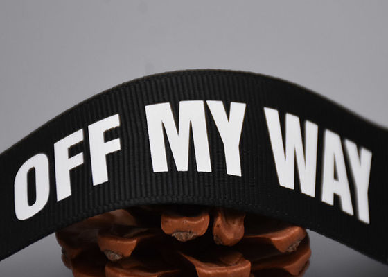 Pakaian Kustom 20mm Hitam Polyester Anyaman Layar Logo Putih Dicetak Label