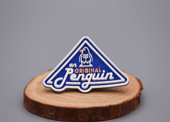 Hot Melt Adhesive Printed Silicone Clothing Labels Twill Back Disesuaikan