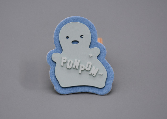 White Microfiber Disesuaikan Label Cetak Plat Tebal Logo Silikon Untuk Pakaian